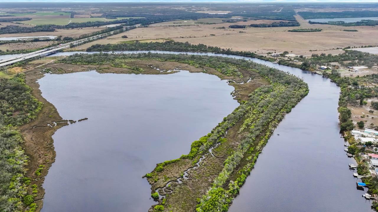 Listing photo id 49 for 2606 River Bend Drive