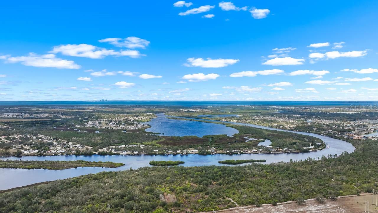 Listing photo id 52 for 2606 River Bend Drive