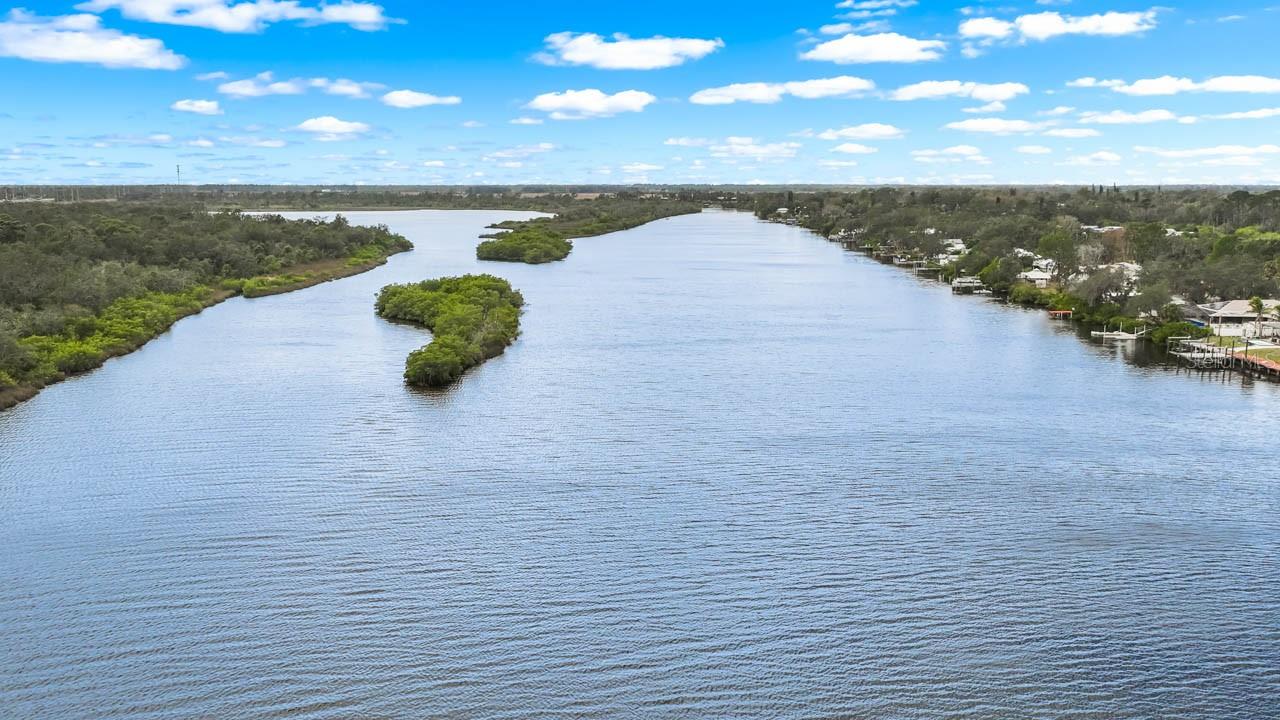 Listing photo id 56 for 2606 River Bend Drive