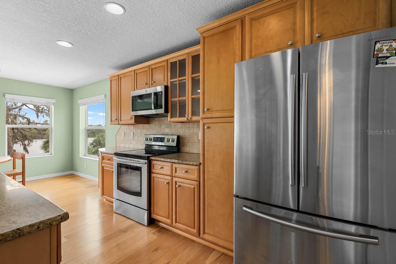 Listing photo id 4 for 2606 River Bend Drive