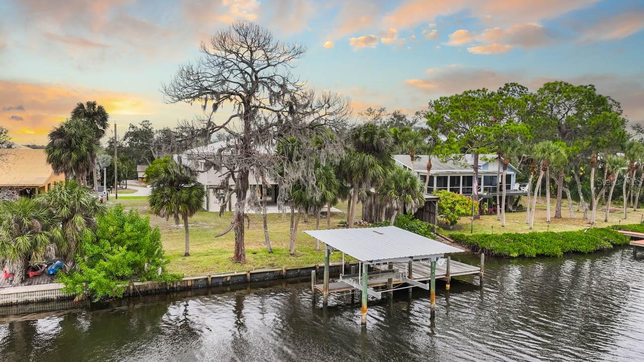 Listing photo id 59 for 2606 River Bend Drive