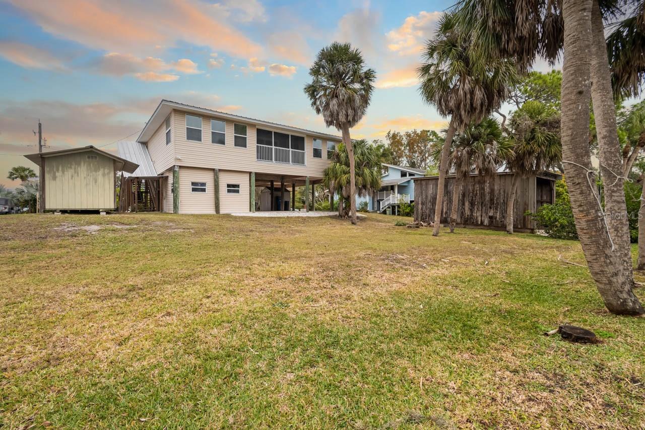 Listing photo id 61 for 2606 River Bend Drive