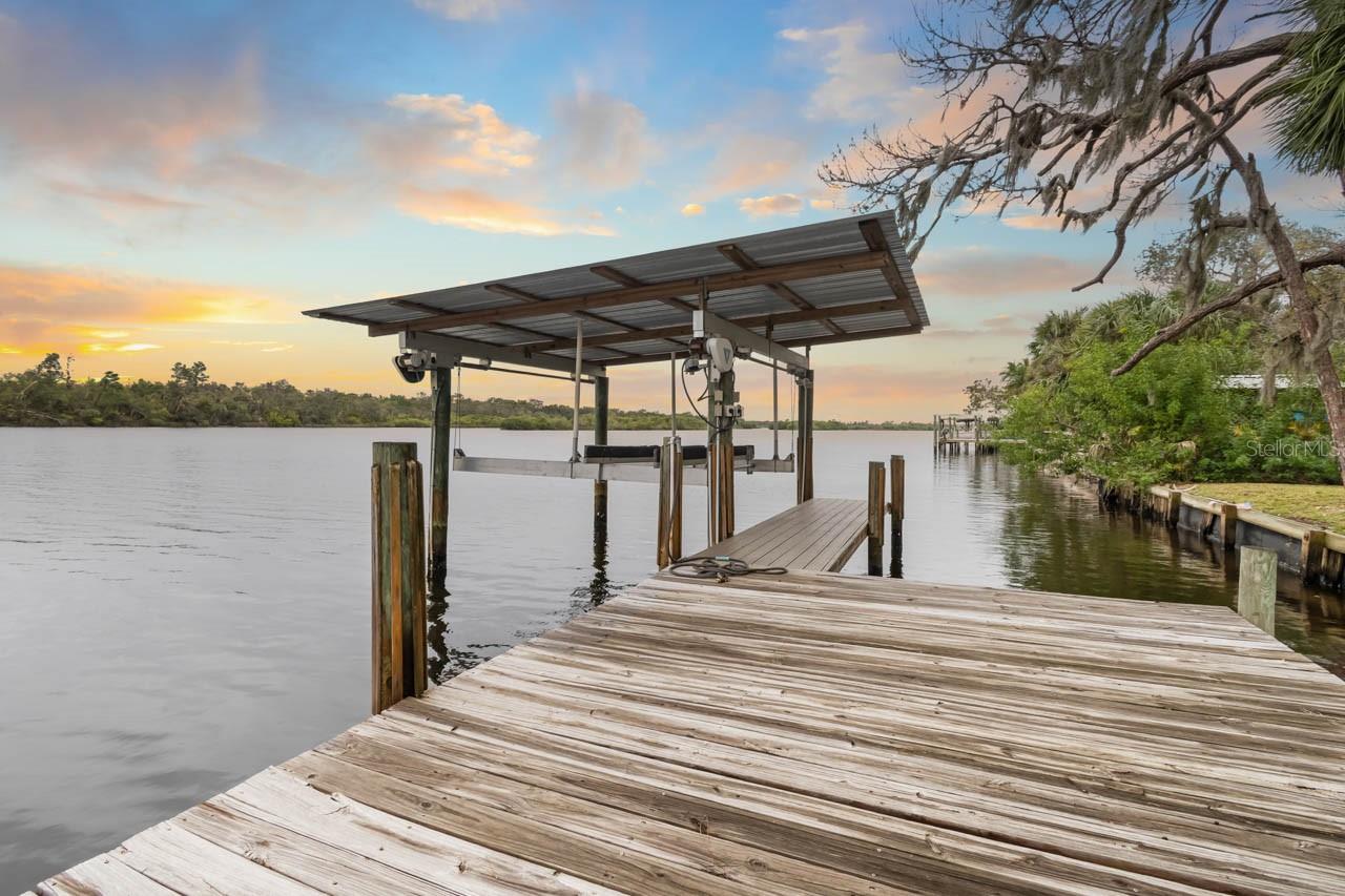 Listing photo id 62 for 2606 River Bend Drive