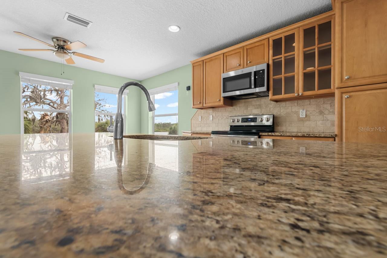 Listing photo id 7 for 2606 River Bend Drive