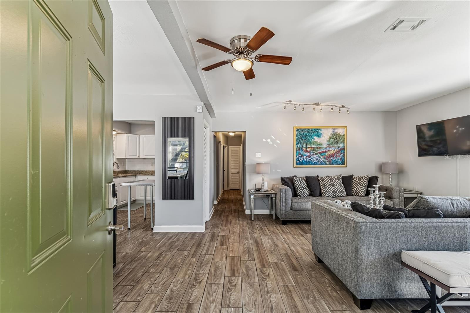 Image 14 of 62 For 902 Beltrees Street