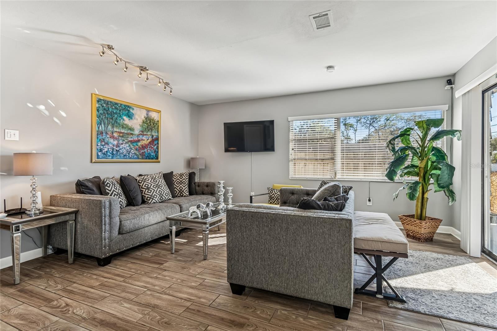 Image 15 of 62 For 902 Beltrees Street