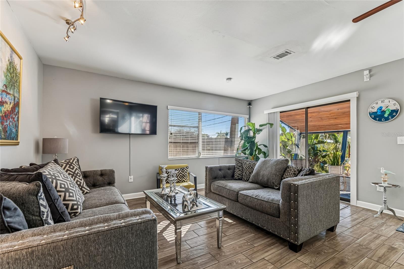 Image 16 of 62 For 902 Beltrees Street