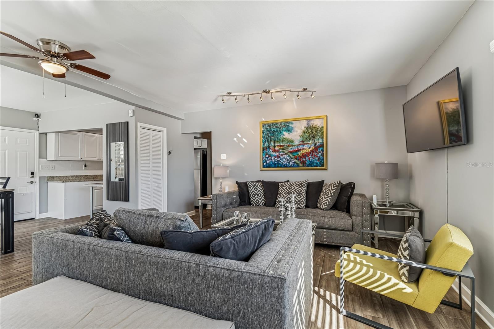 Image 17 of 62 For 902 Beltrees Street