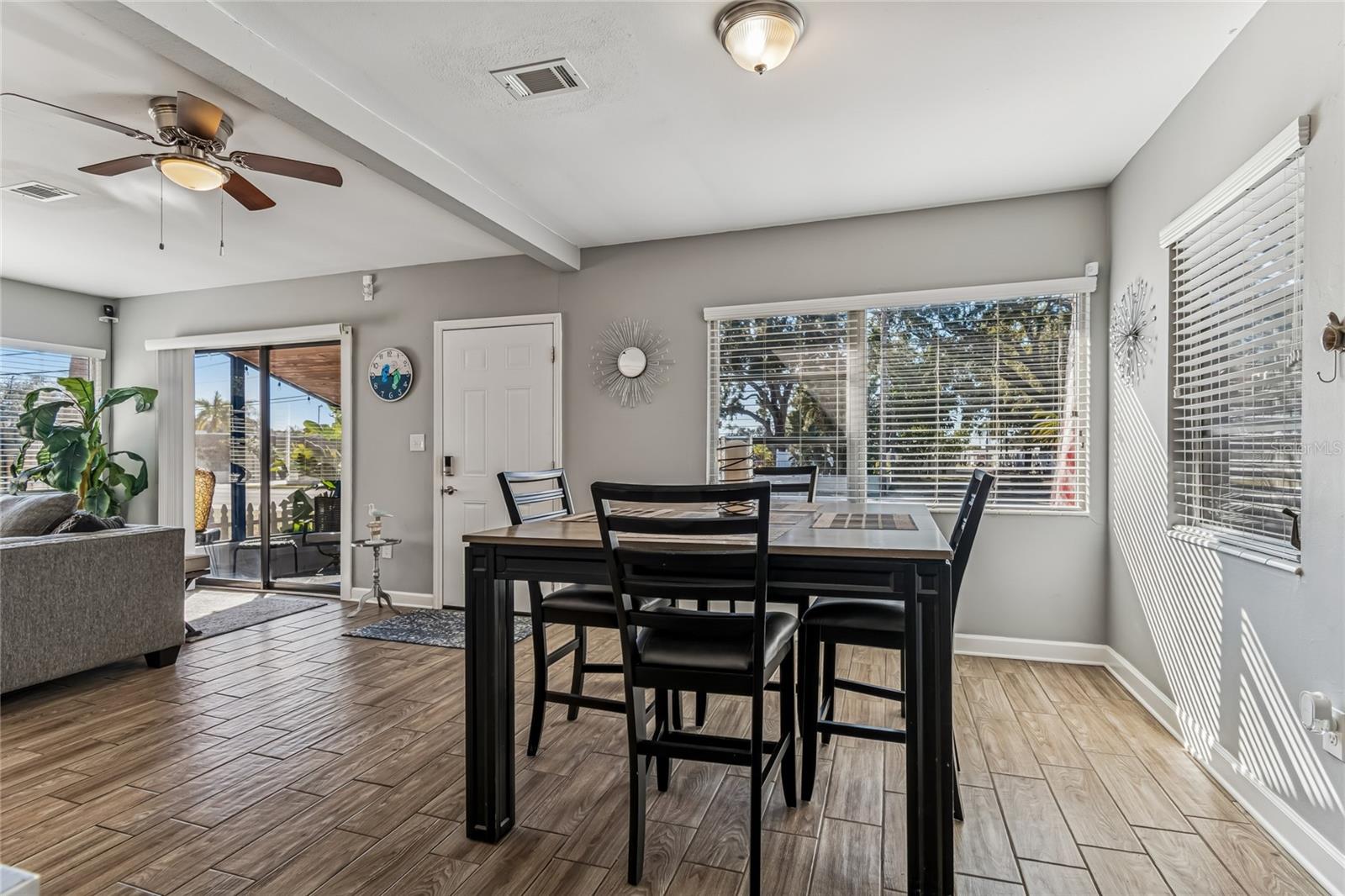 Image 21 of 62 For 902 Beltrees Street