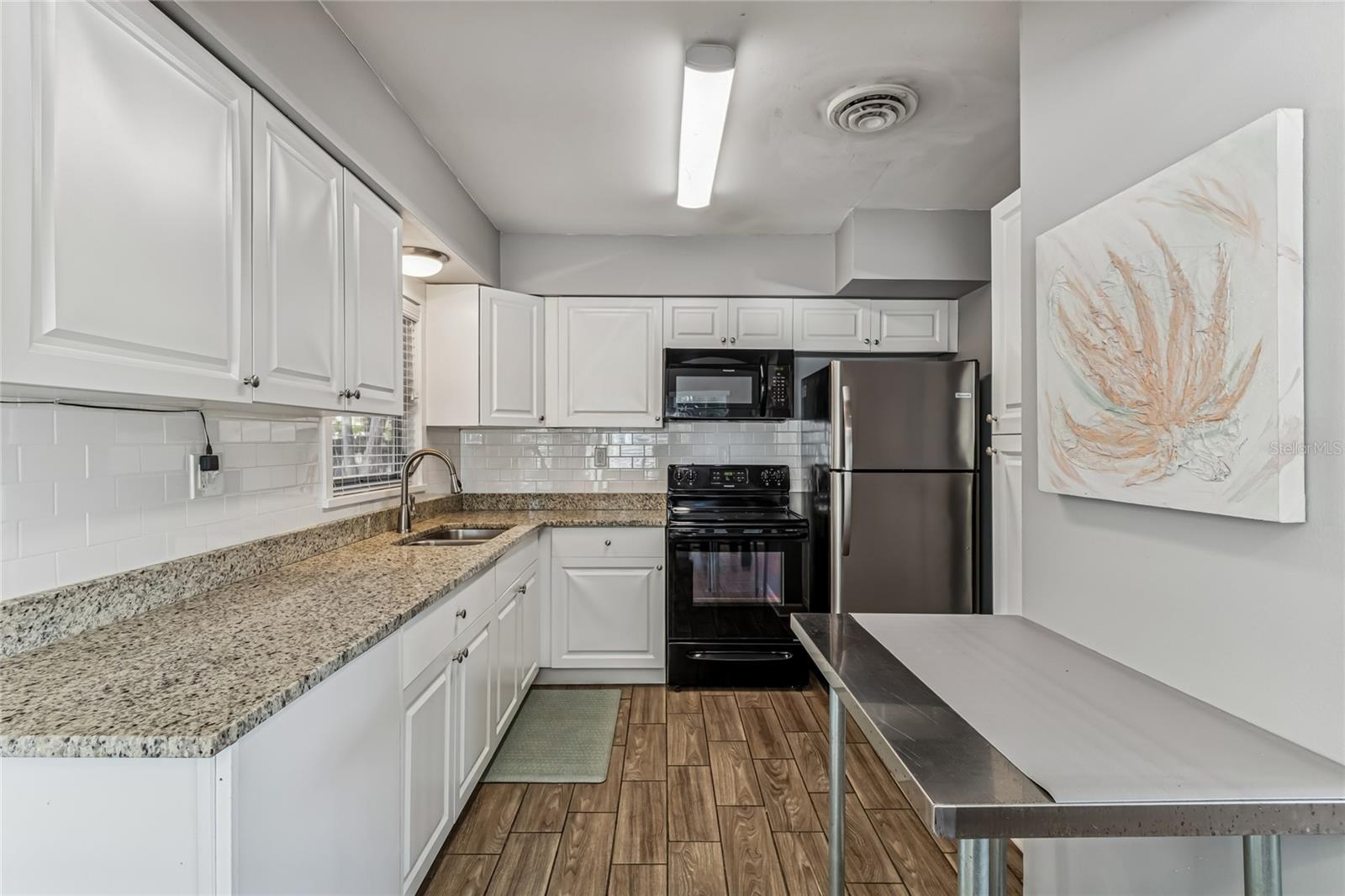 Image 23 of 62 For 902 Beltrees Street