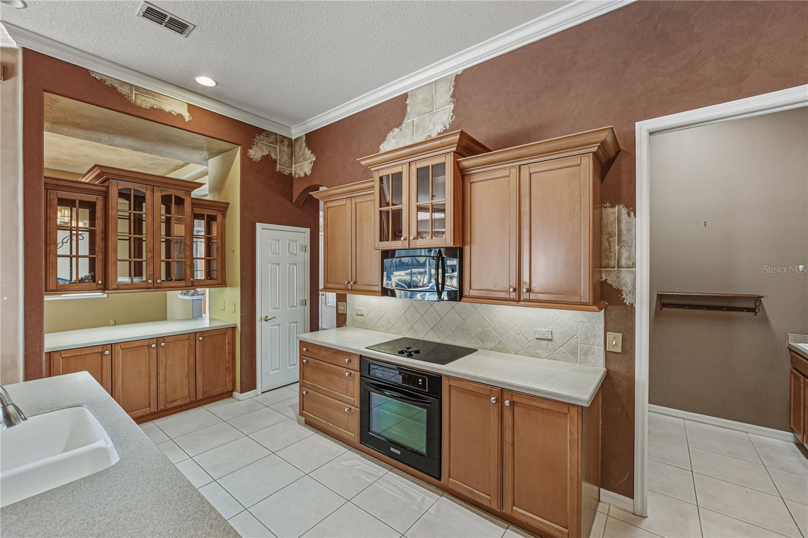 Image 22 of 90 For 12518 Lake Jovita Boulevard