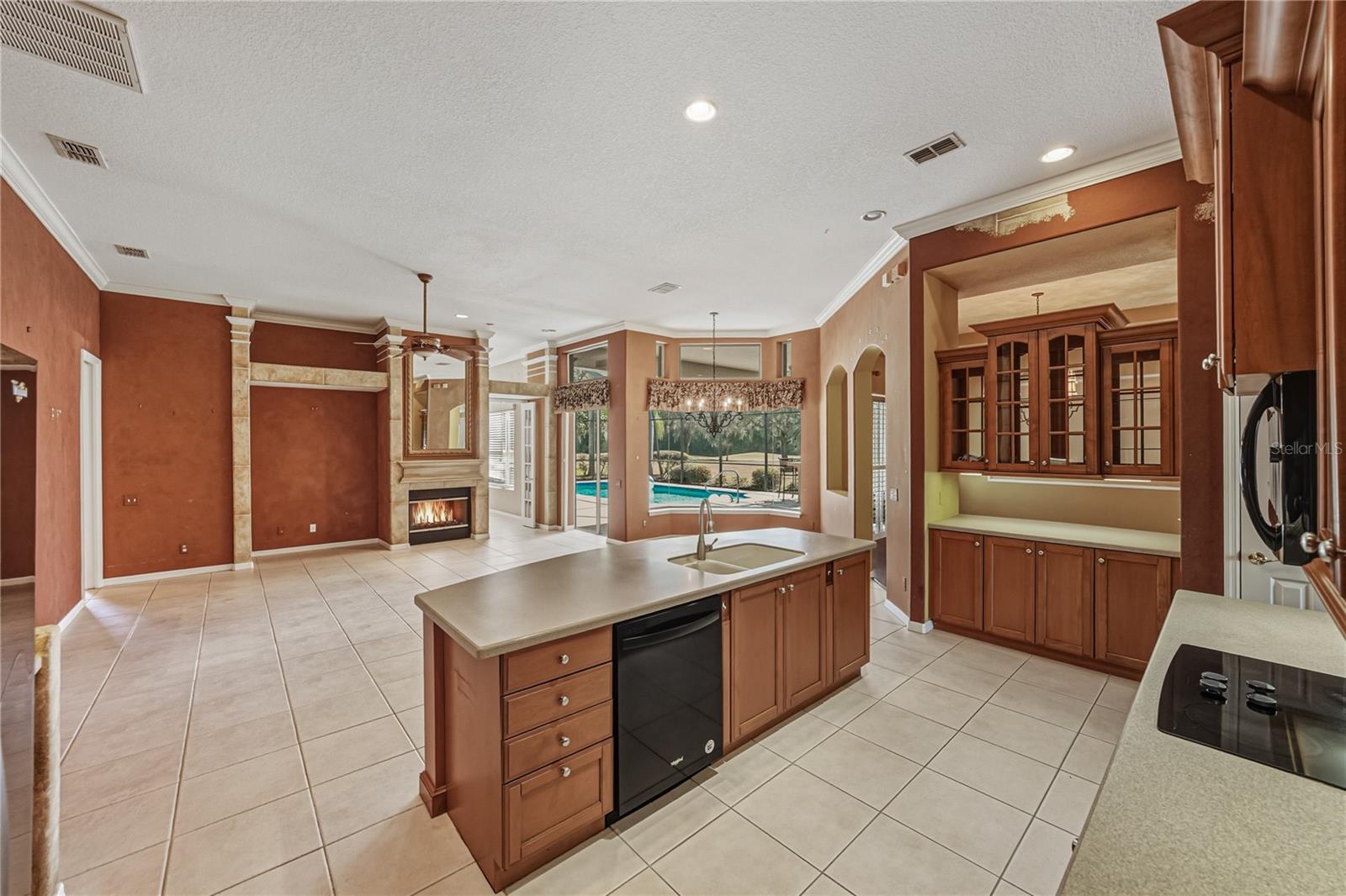 Image 28 of 90 For 12518 Lake Jovita Boulevard