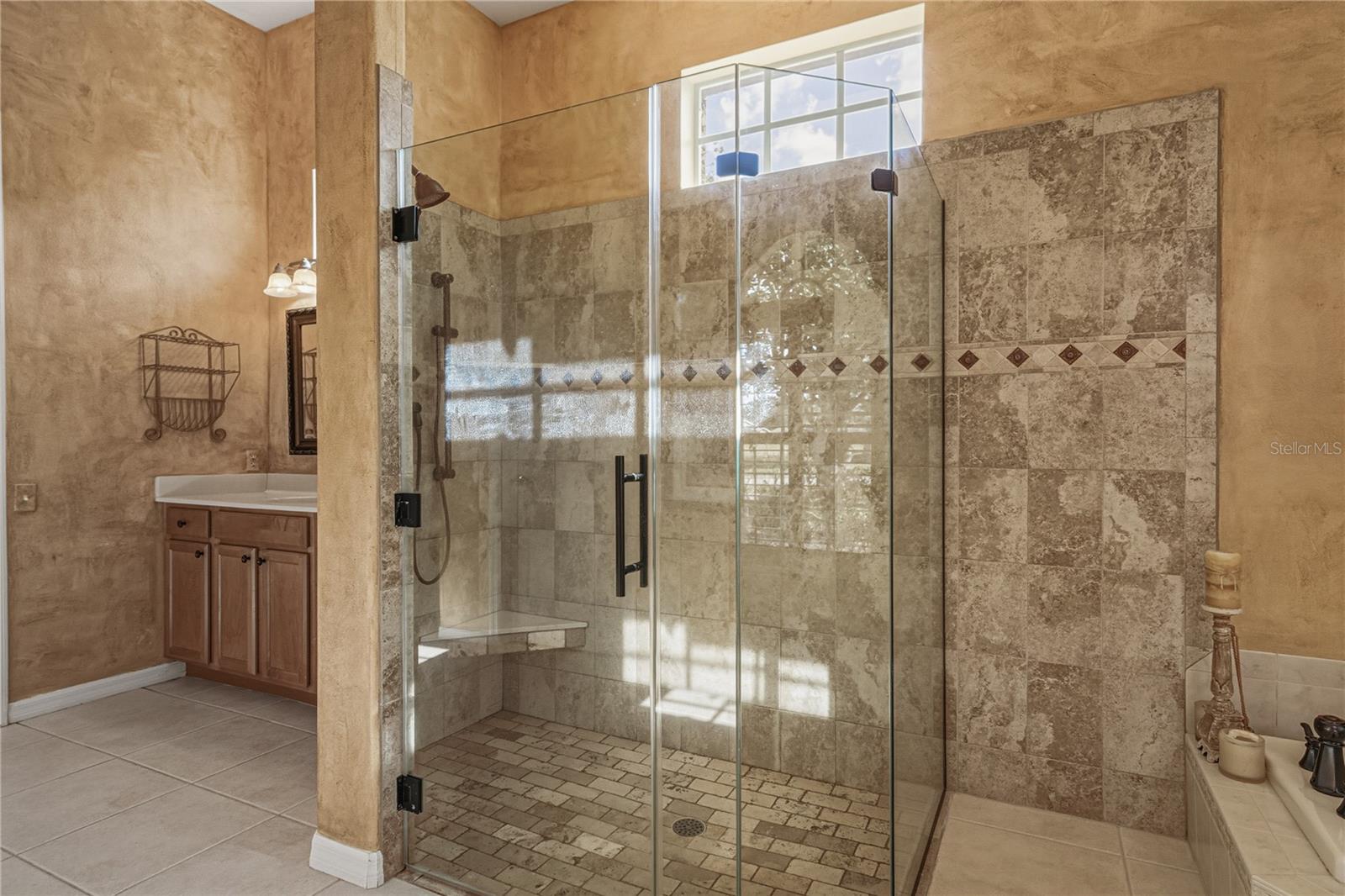 Image 43 of 90 For 12518 Lake Jovita Boulevard