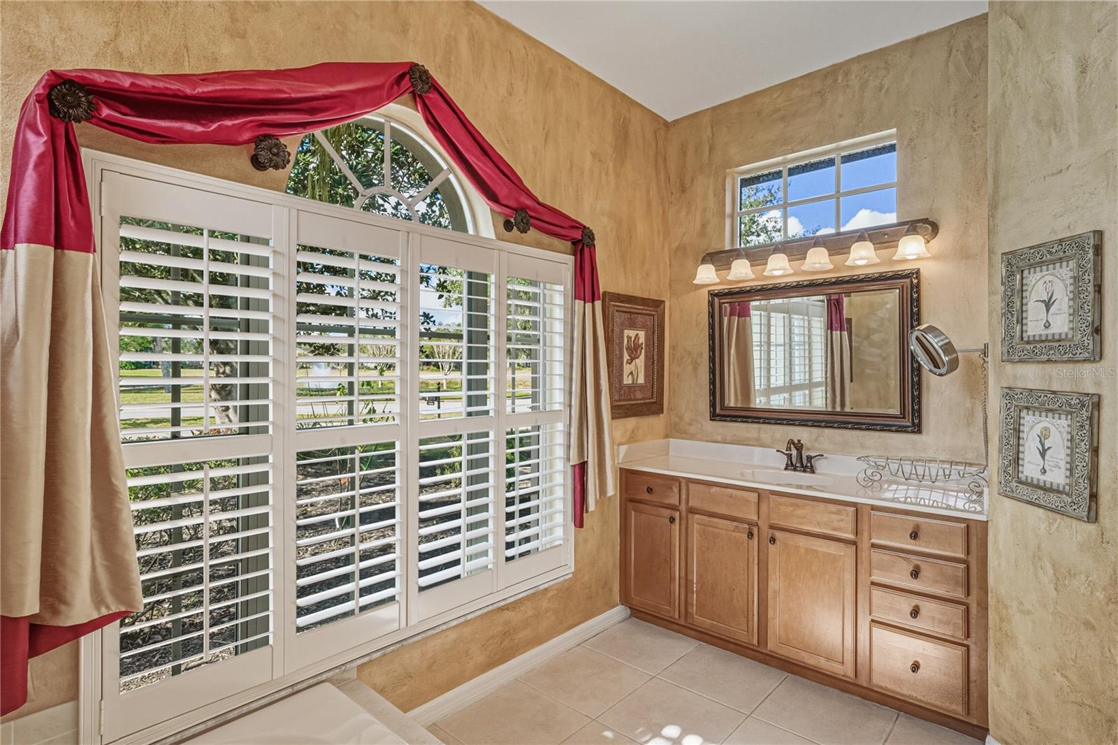 Image 45 of 90 For 12518 Lake Jovita Boulevard