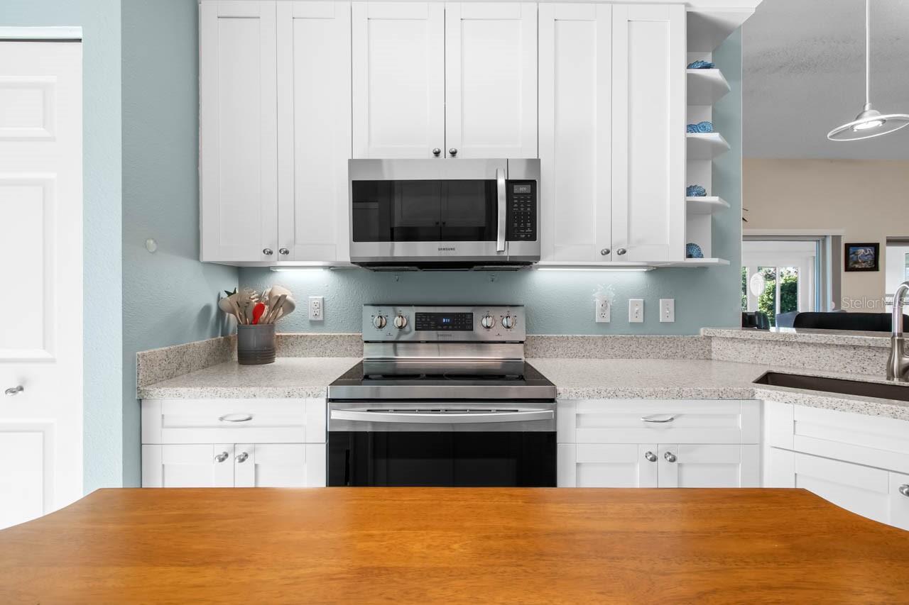 Image 10 of 58 For 1025 New Winsor Loop 28