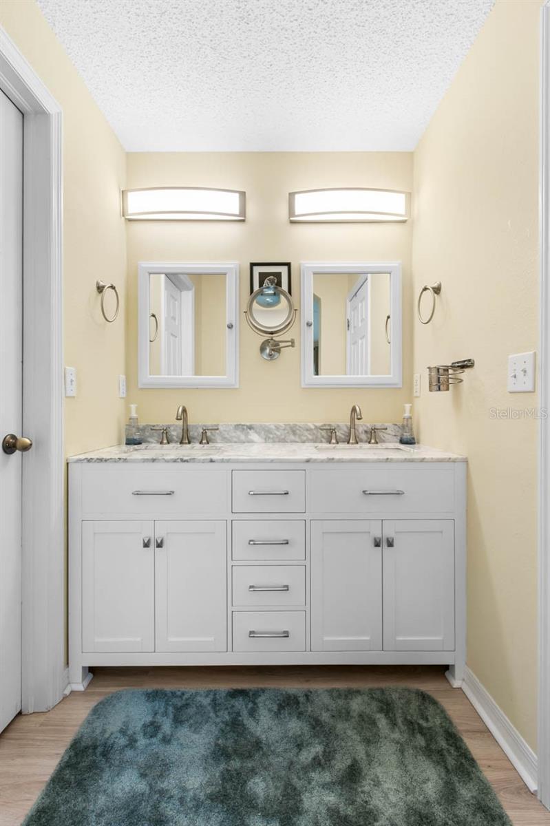 Image 27 of 58 For 1025 New Winsor Loop 28