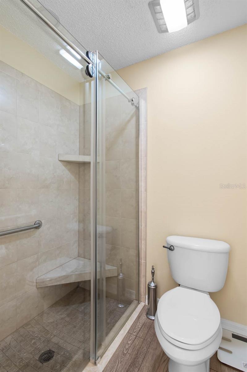 Image 30 of 58 For 1025 New Winsor Loop 28