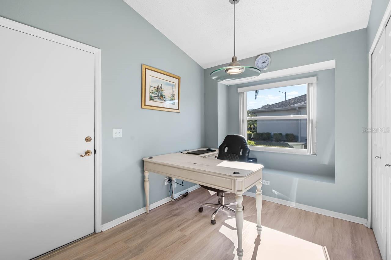 Image 33 of 58 For 1025 New Winsor Loop 28