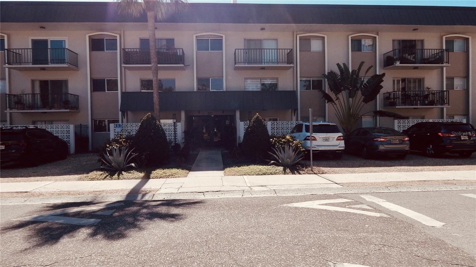 Image 18 of 56 For 4606 Gray Street 206