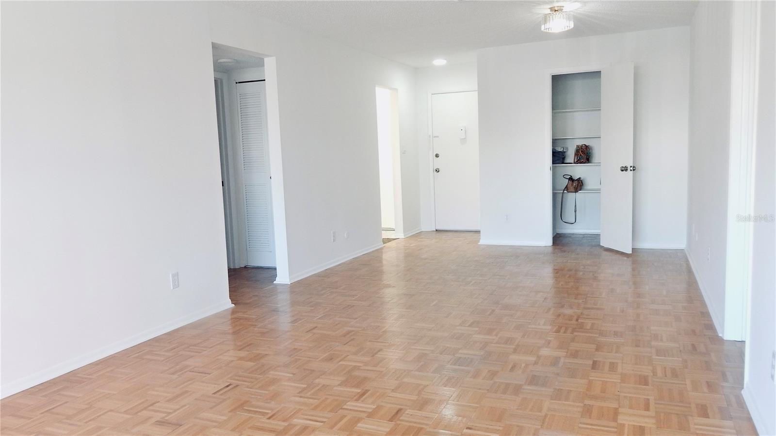 Image 21 of 56 For 4606 Gray Street 206