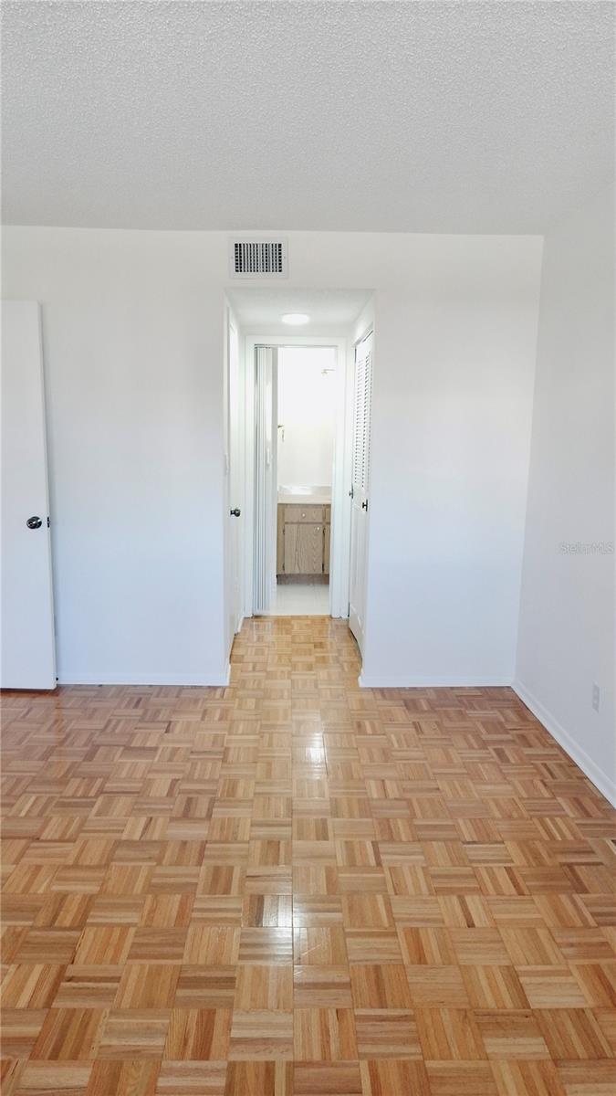 Image 23 of 56 For 4606 Gray Street 206