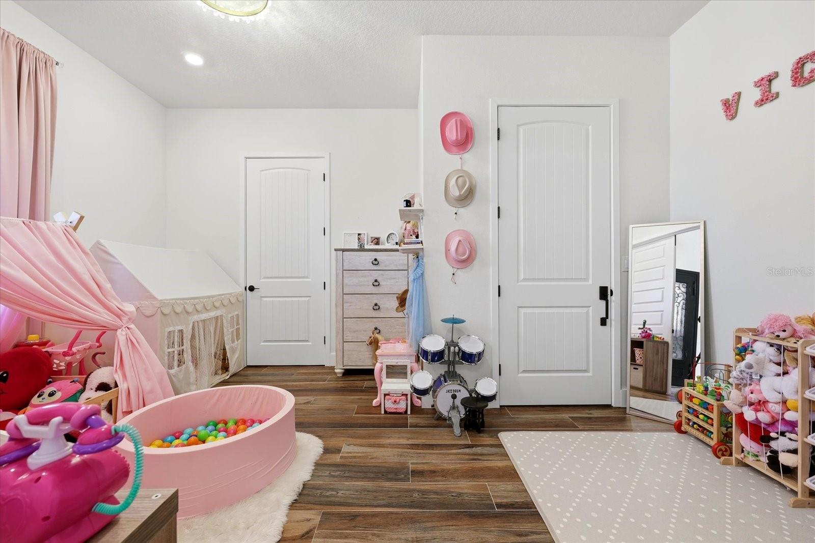 Image 32 of 65 For 8447 Harvey Walden Drive