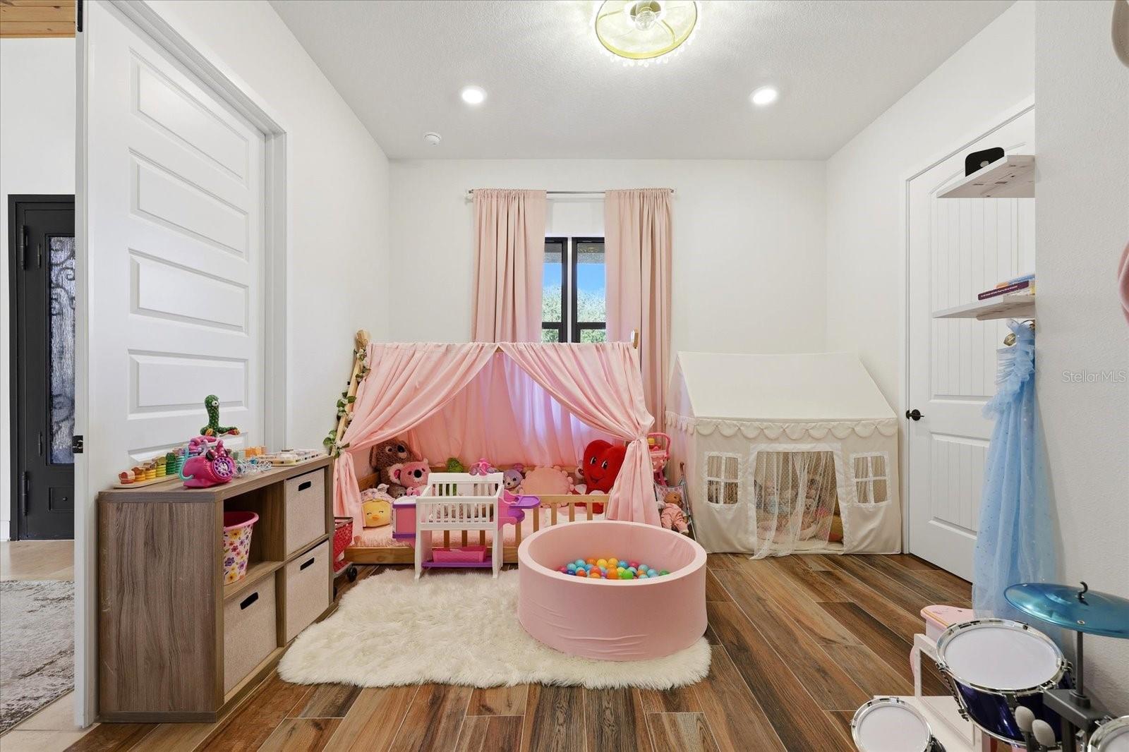 Image 33 of 65 For 8447 Harvey Walden Drive