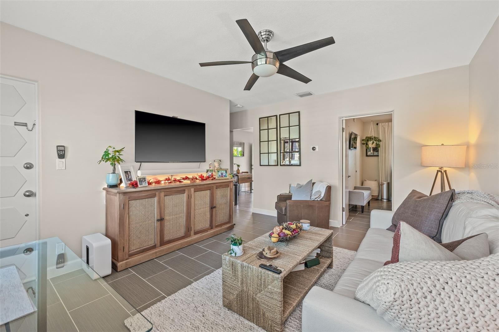 Image 10 of 23 For 410 12th Avenue Ne 8