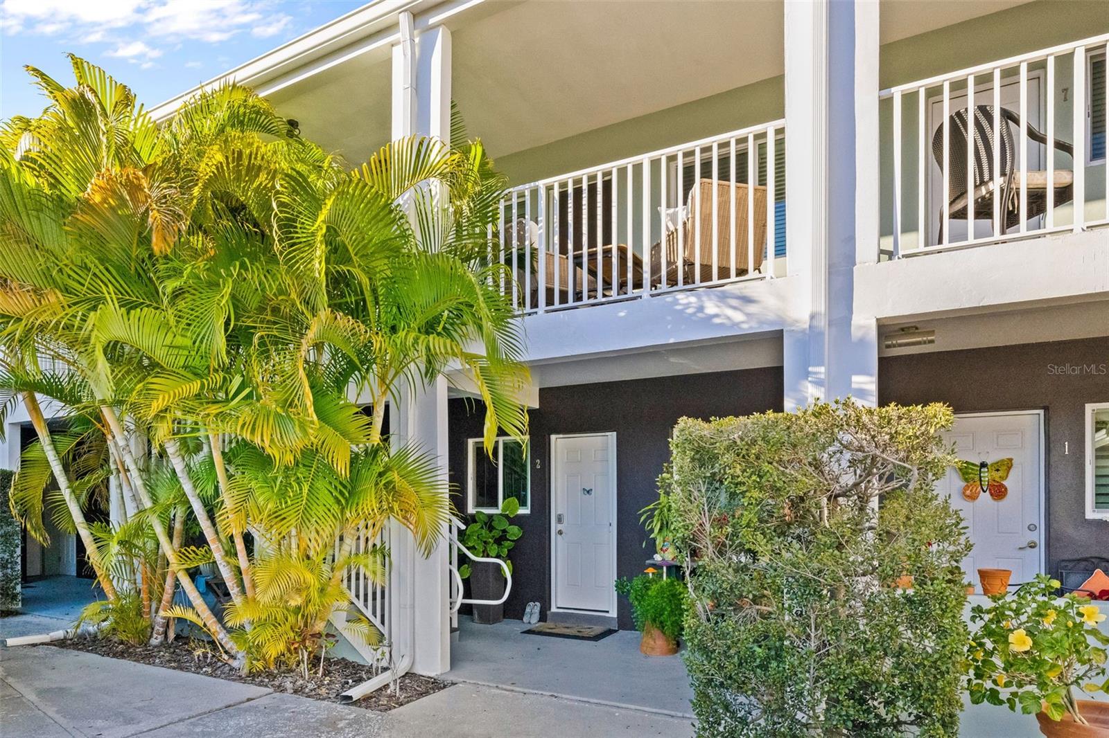 Image 15 of 23 For 410 12th Avenue Ne 8