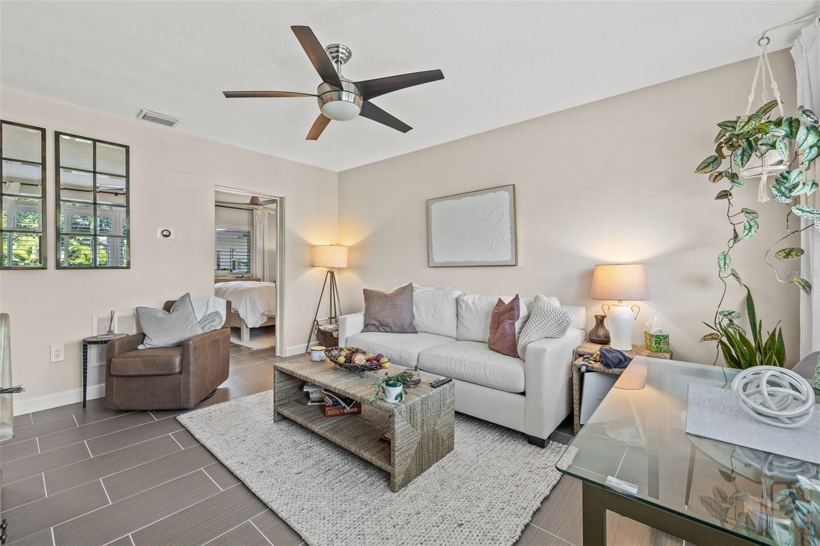 Image 8 of 23 For 410 12th Avenue Ne 8