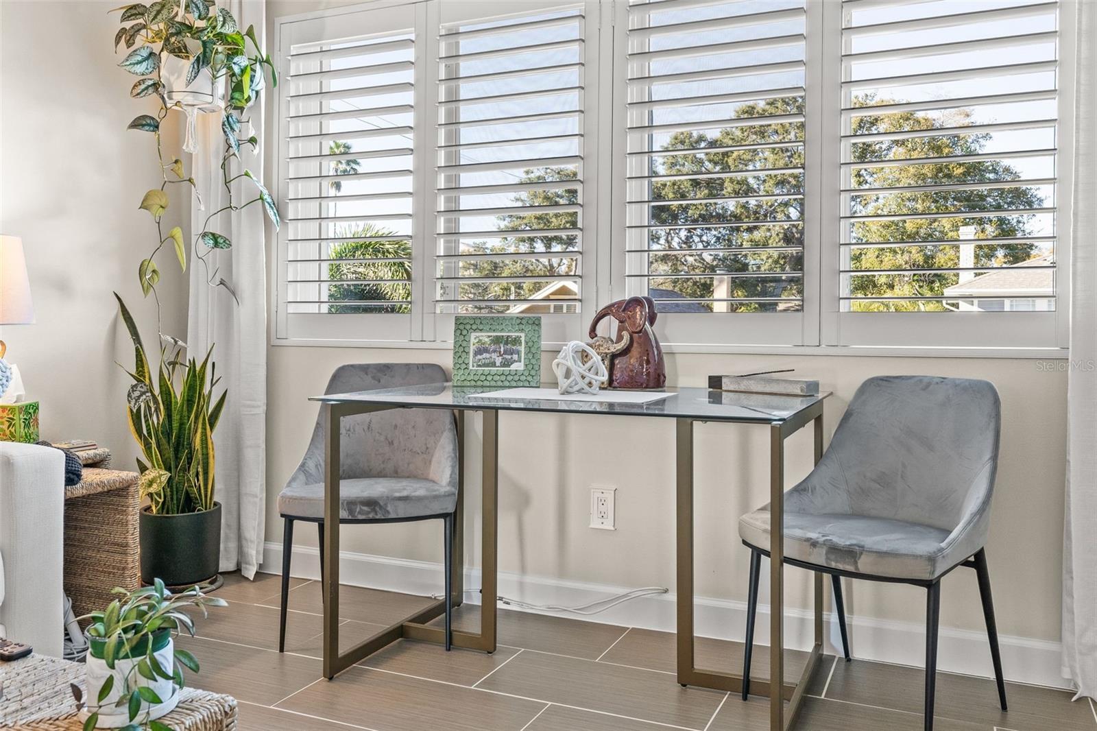 Image 9 of 23 For 410 12th Avenue Ne 8