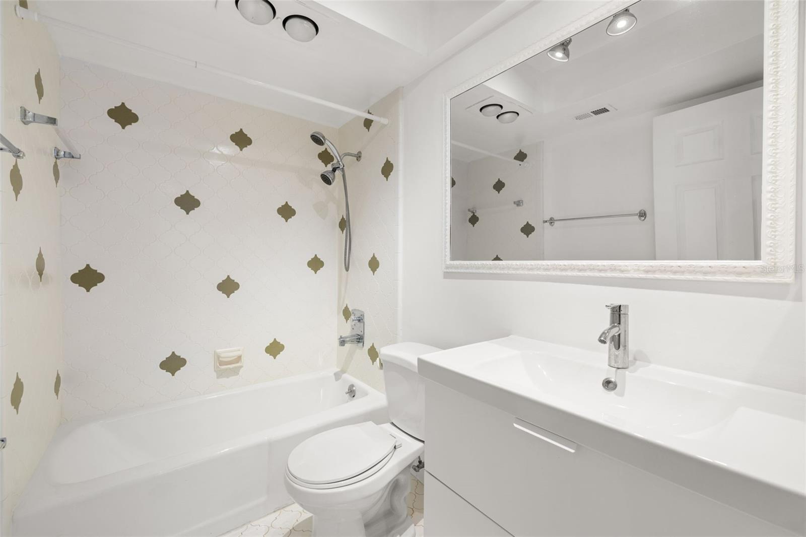 Image 25 of 44 For 2623 Seville Boulevard 301