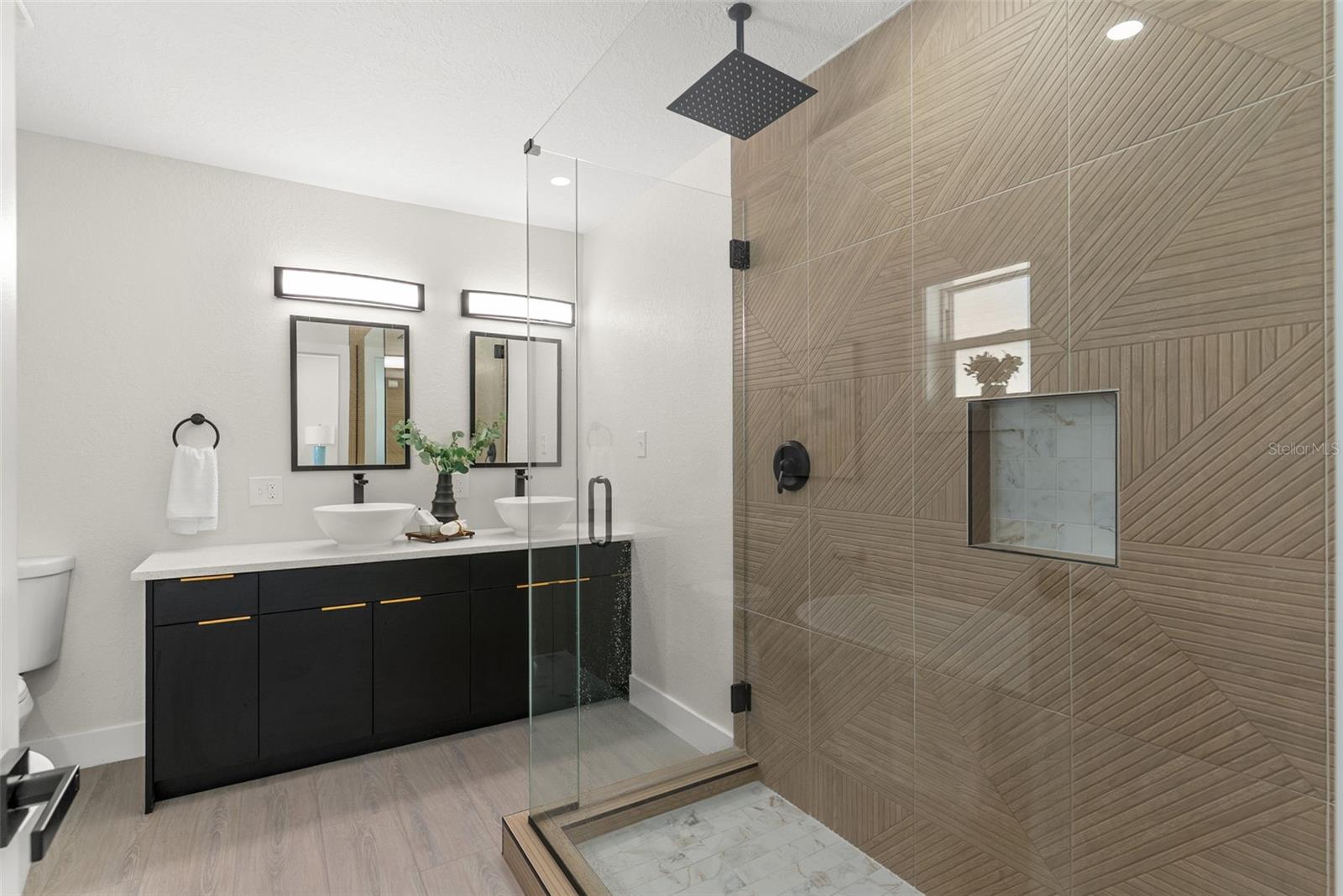 Image 19 of 32 For 12368 70th Street