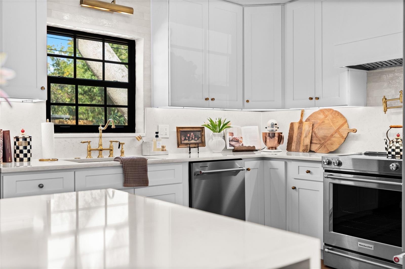 Image 14 of 40 For 4201 Bay View Avenue