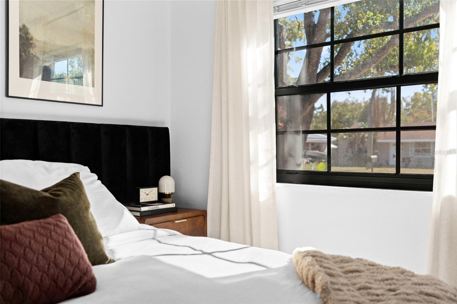 Image 19 of 40 For 4201 Bay View Avenue