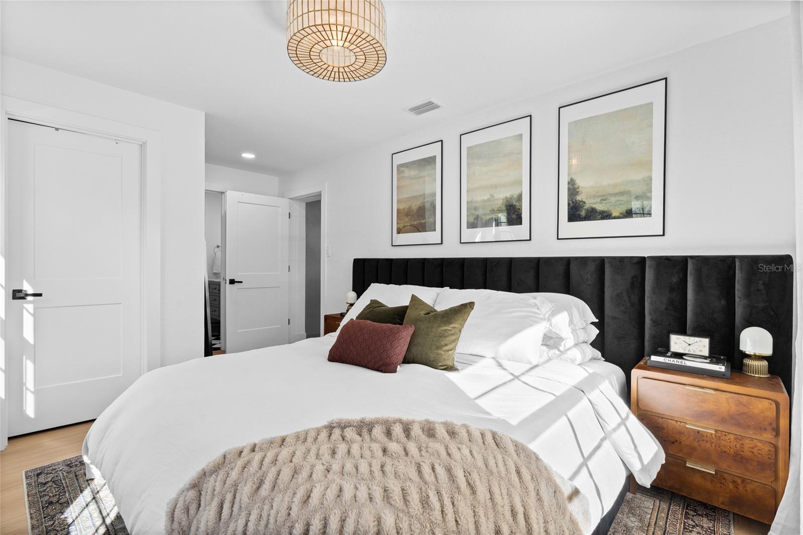 Image 20 of 40 For 4201 Bay View Avenue