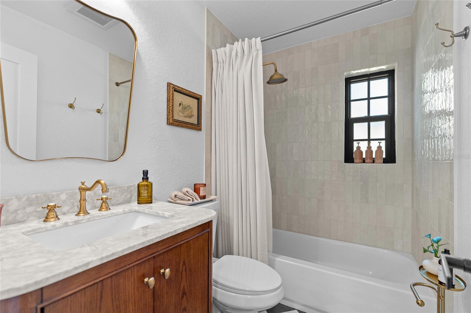 Image 26 of 40 For 4201 Bay View Avenue