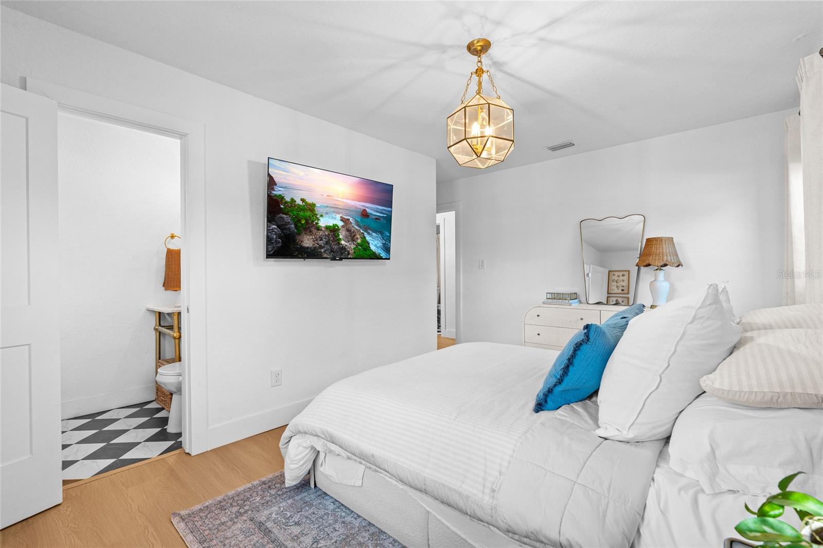 Image 29 of 40 For 4201 Bay View Avenue