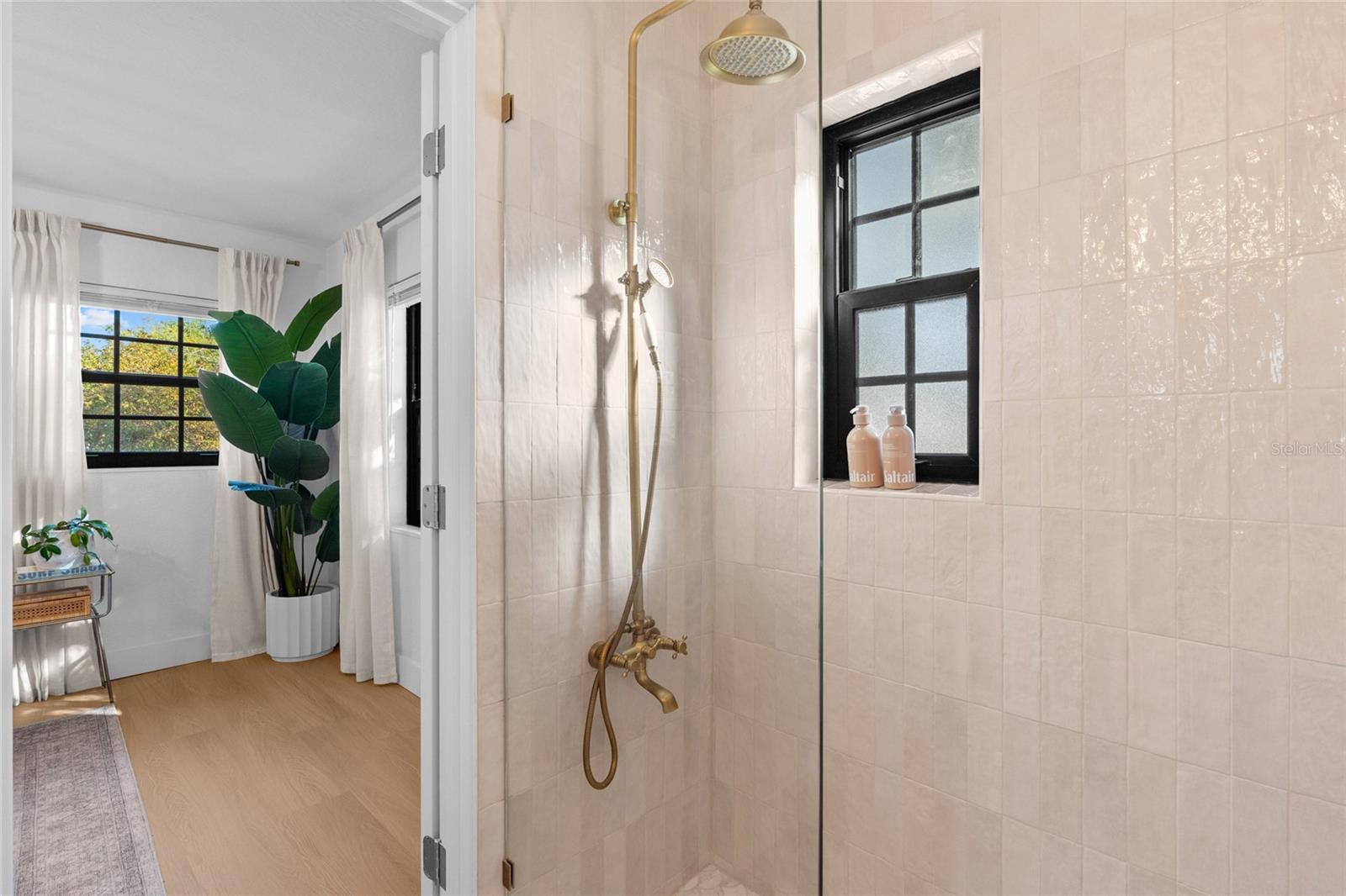 Image 31 of 40 For 4201 Bay View Avenue