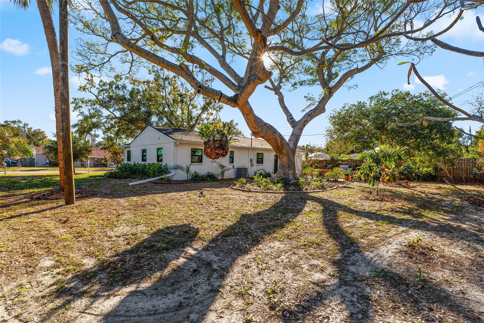 Image 35 of 40 For 4201 Bay View Avenue