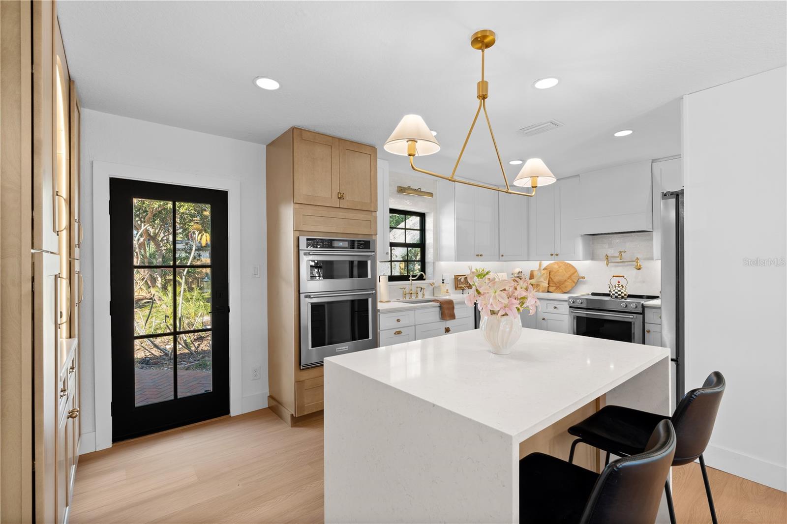 Image 9 of 40 For 4201 Bay View Avenue