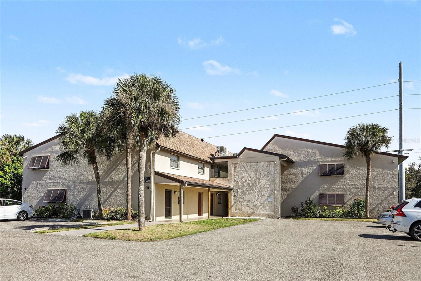 Image 3 of 23 For 7291 Cloister Drive 222