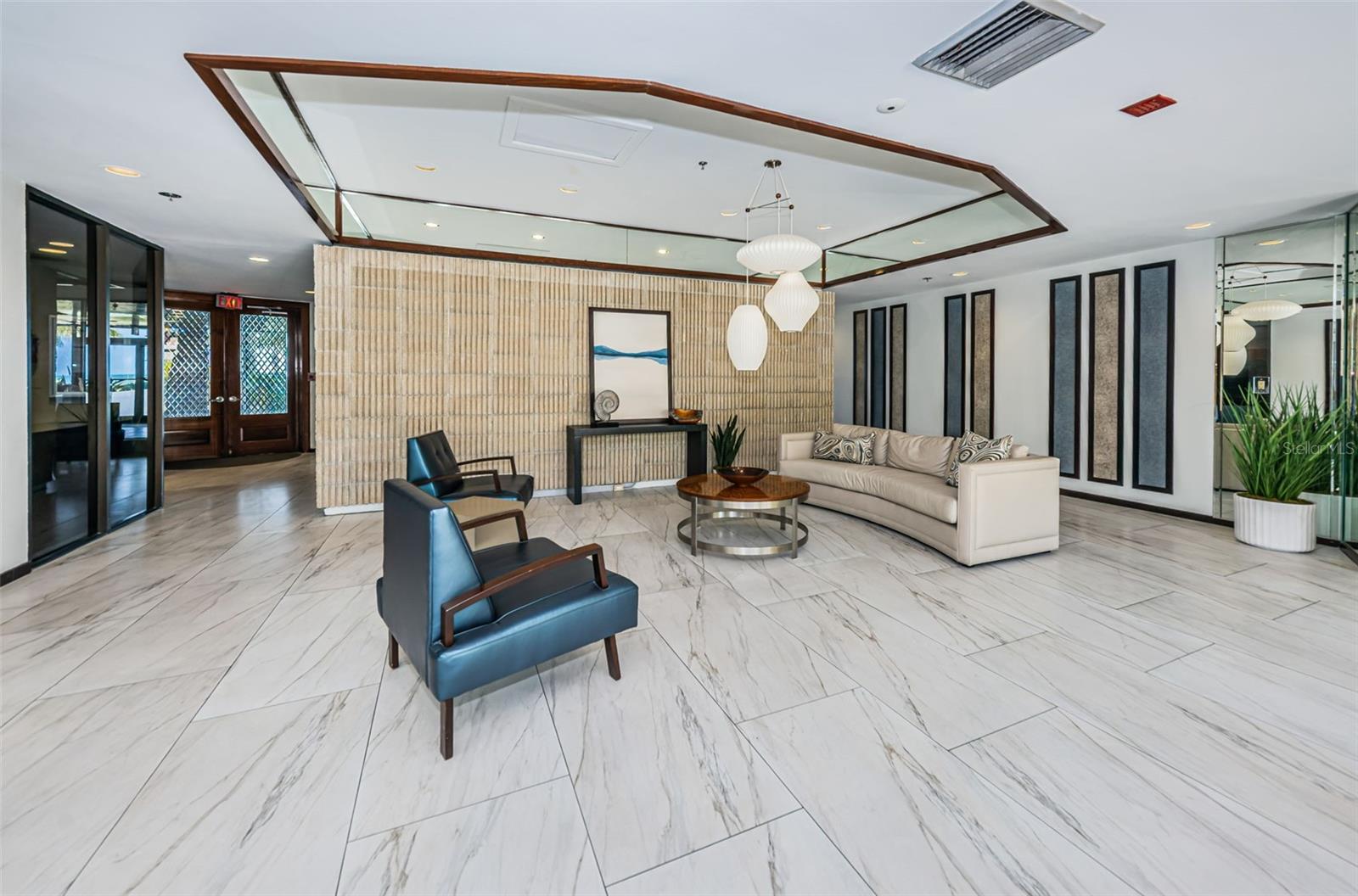 Image 12 of 96 For 1660 Gulf Boulevard 1007