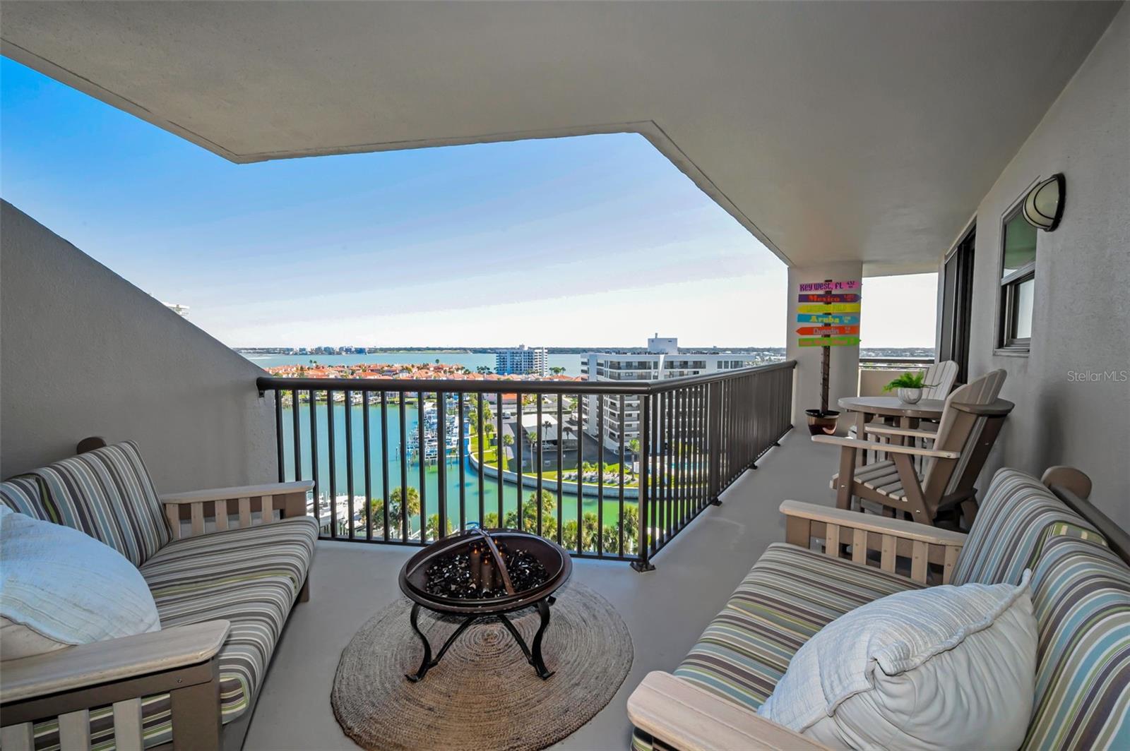 Image 28 of 96 For 1660 Gulf Boulevard 1007