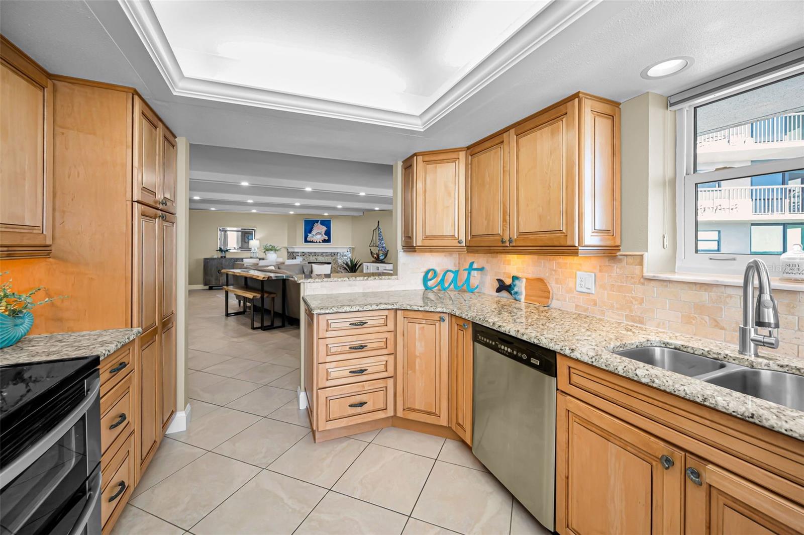 Image 45 of 96 For 1660 Gulf Boulevard 1007