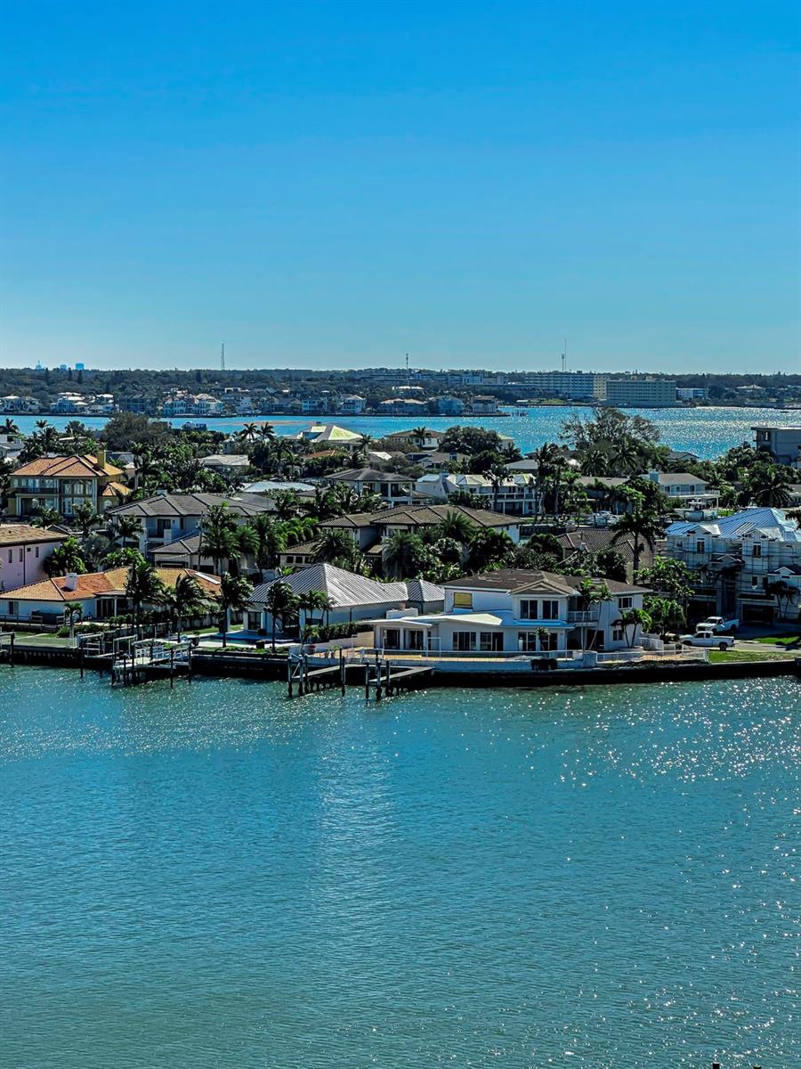 Image 59 of 96 For 1660 Gulf Boulevard 1007