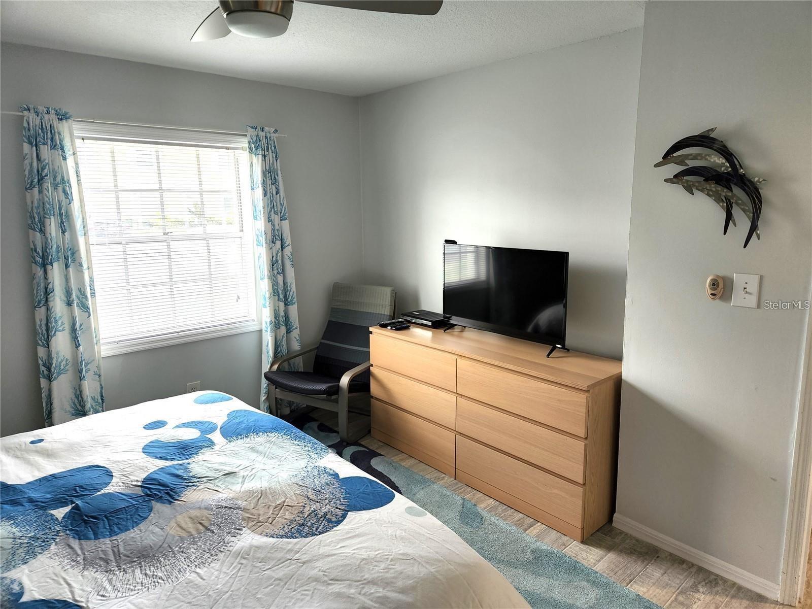 Image 10 of 48 For 205 Pompano Drive Se B