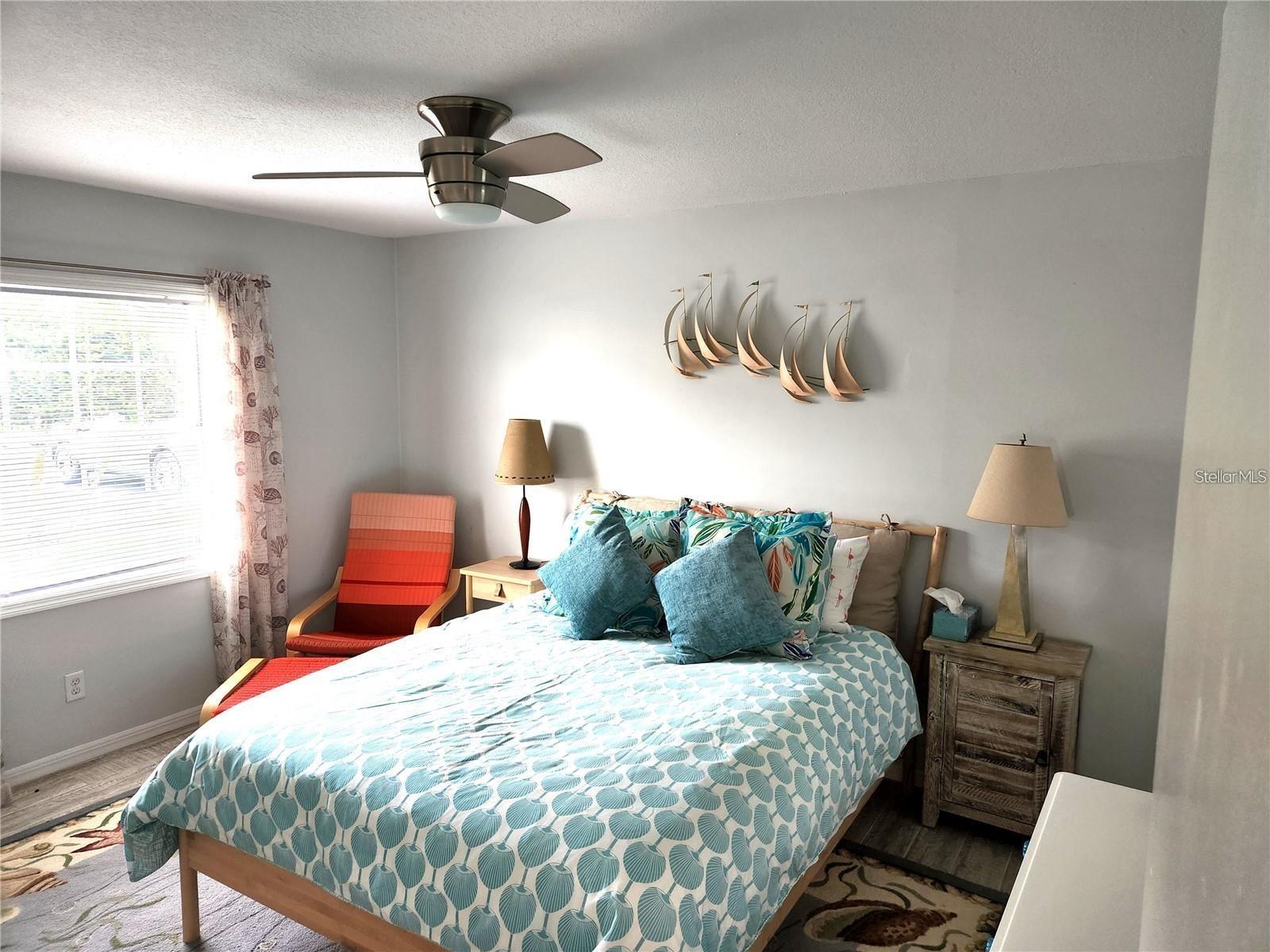 Image 13 of 48 For 205 Pompano Drive Se B