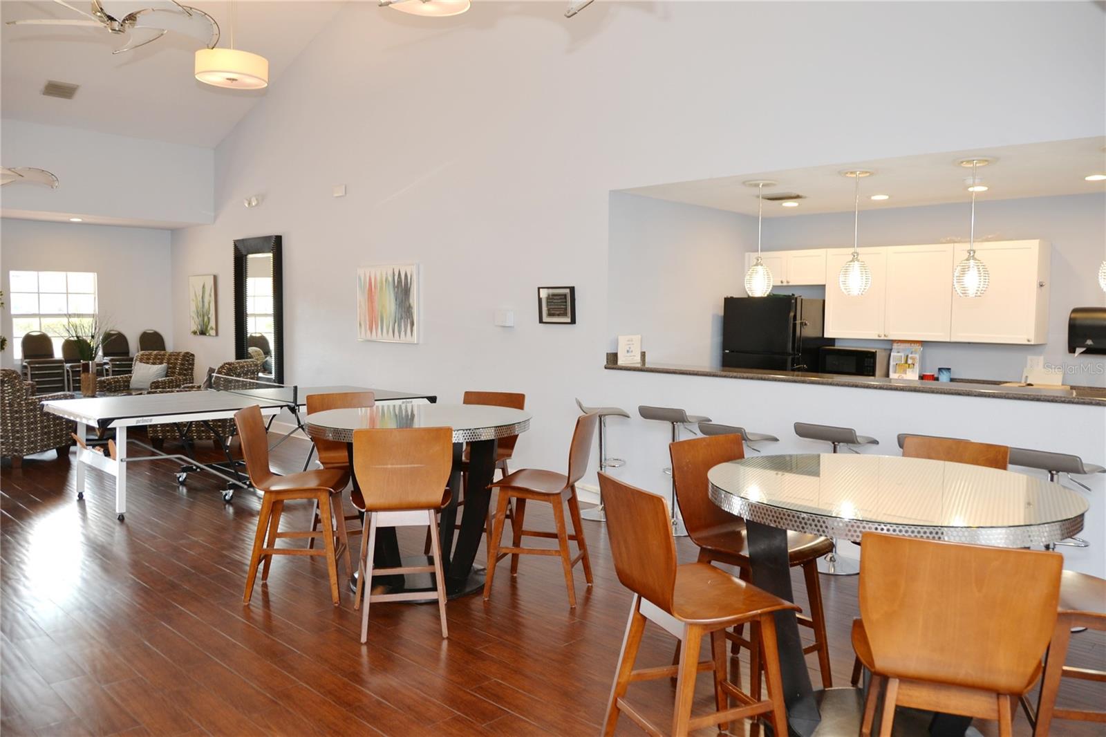 Image 33 of 48 For 205 Pompano Drive Se B