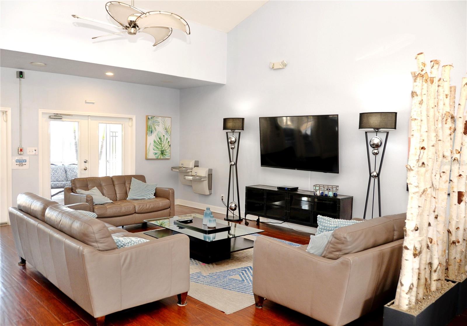 Image 36 of 48 For 205 Pompano Drive Se B